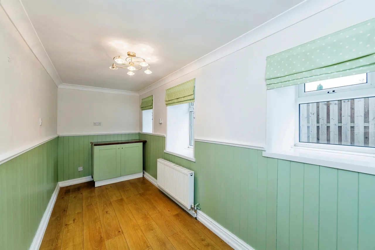 Thurnscoe Road, Bolton-Upon-Dearne, S63, photo 9