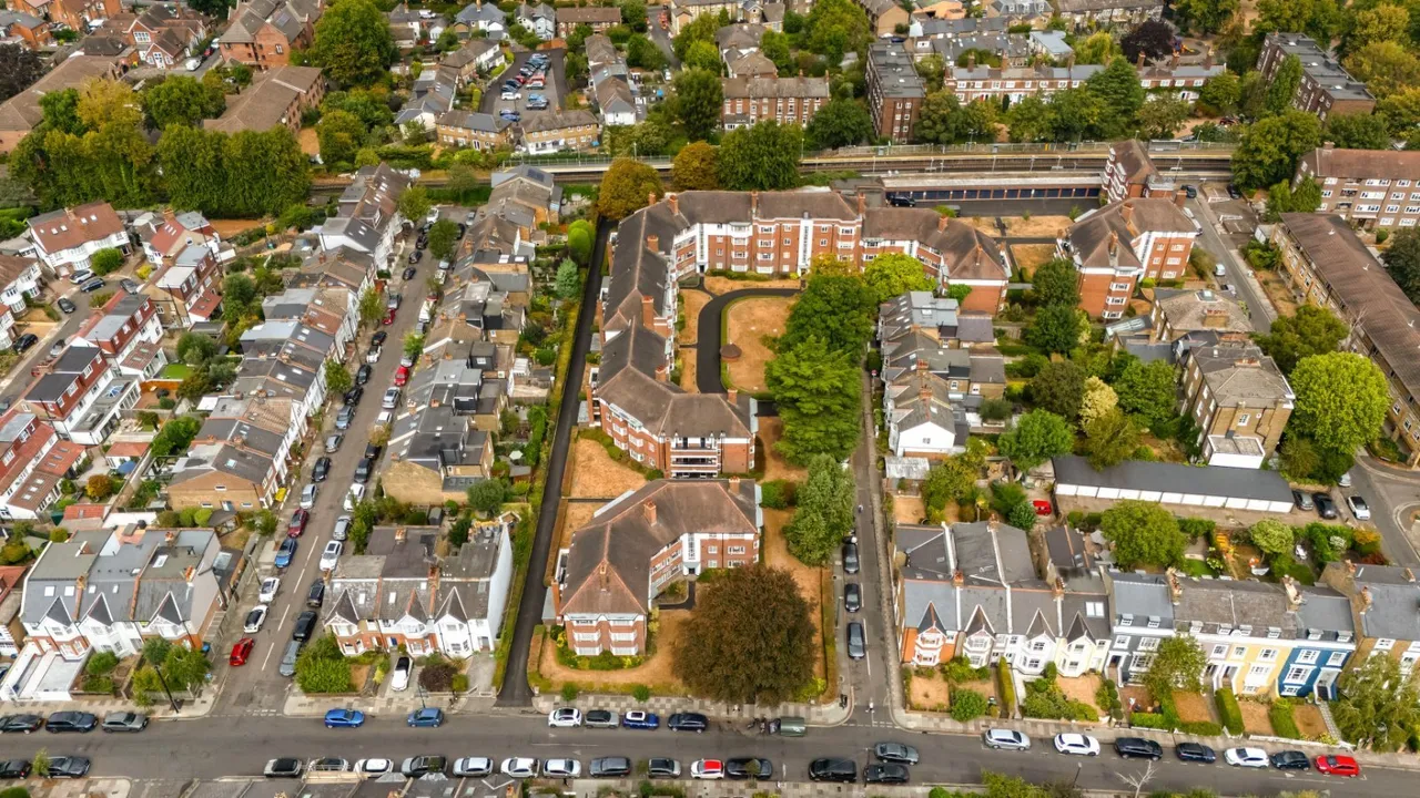 St. Leonards Road, London, SW14, photo 13