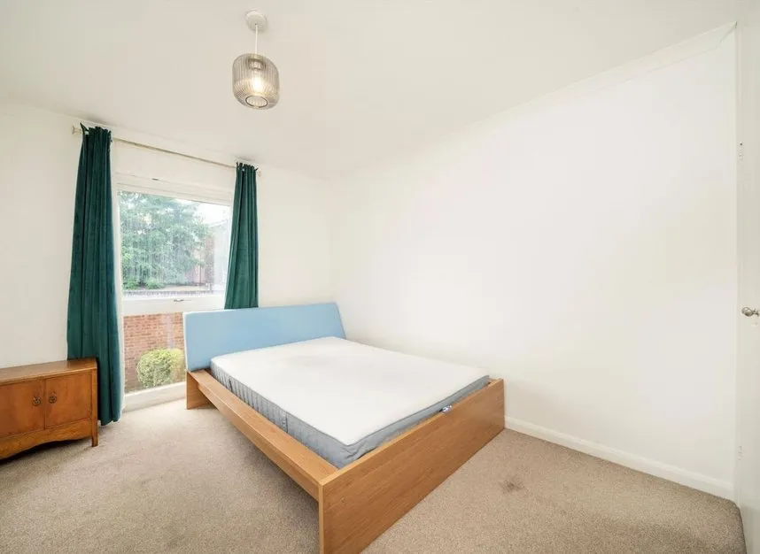 Carlisle Close, Kingston Upon Thames, KT2, photo 4
