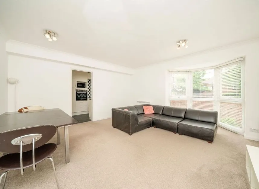 Carlisle Close, Kingston Upon Thames, KT2, photo 2