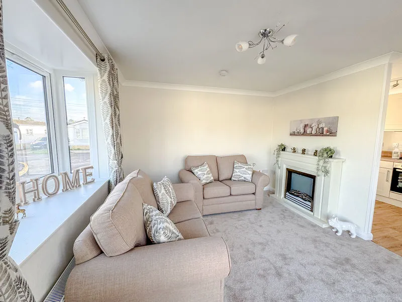 Weybridge Park Estate Weybridge Road, Addlestone KT15 2RF, photo 3