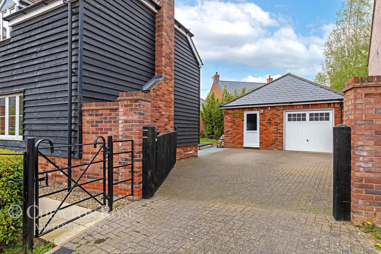 School Lane, Hartwell, photo 32