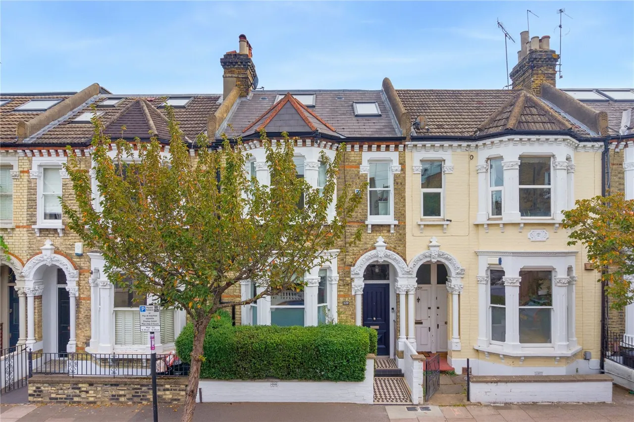 5 bed house for sale, Stormont Road, London, SW11