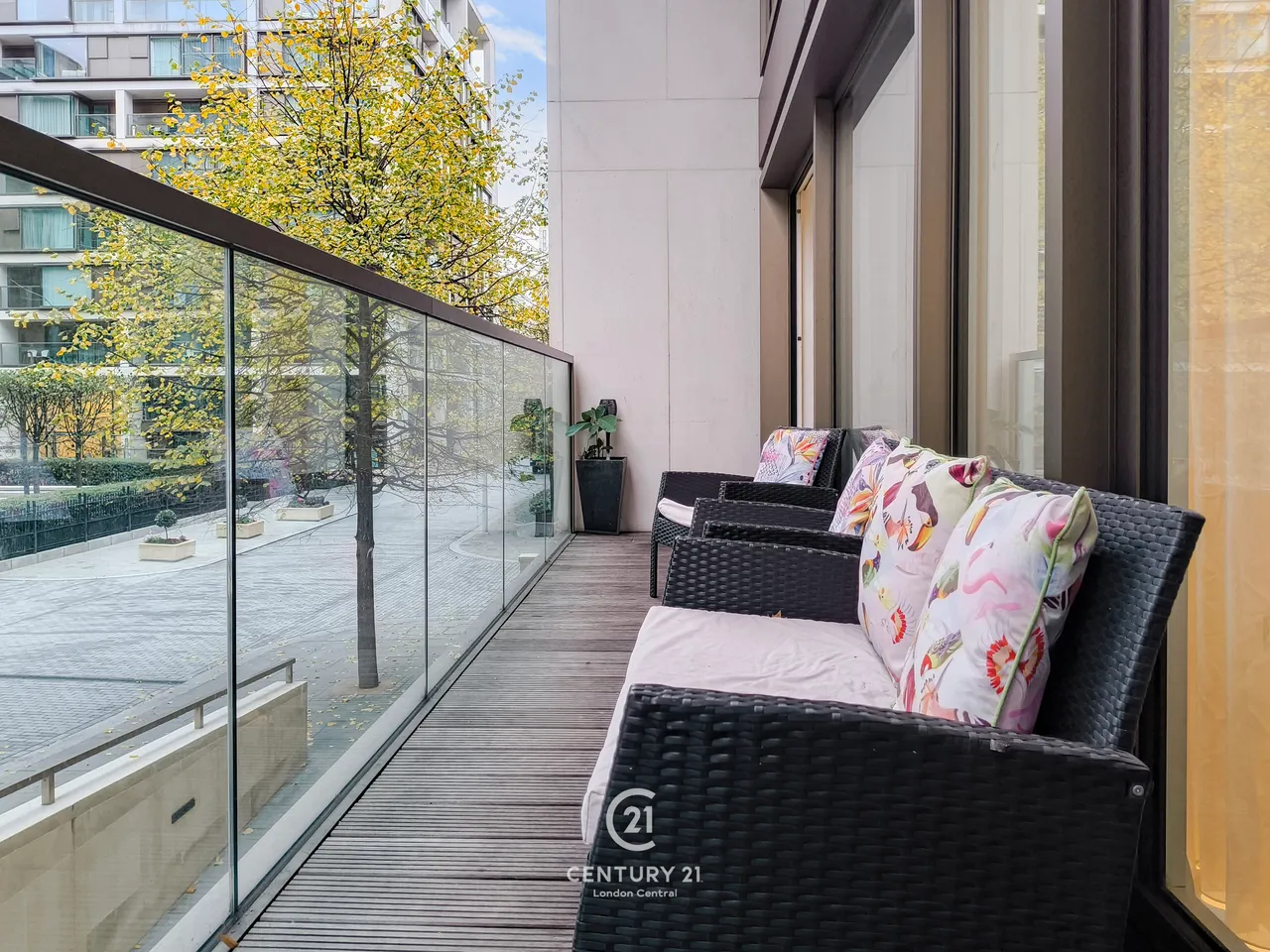 Kensington High Street, London, W14, photo 21