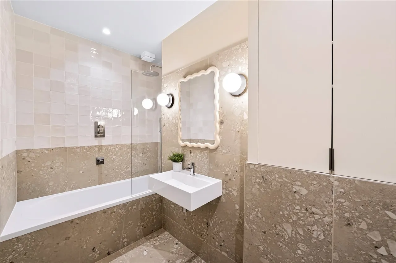 Morrish Road, London, SW2, photo 5