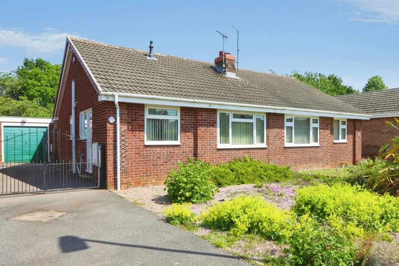 2 bed house for sale — Nathan Drive, Waterthorpe, Sheffield, S20