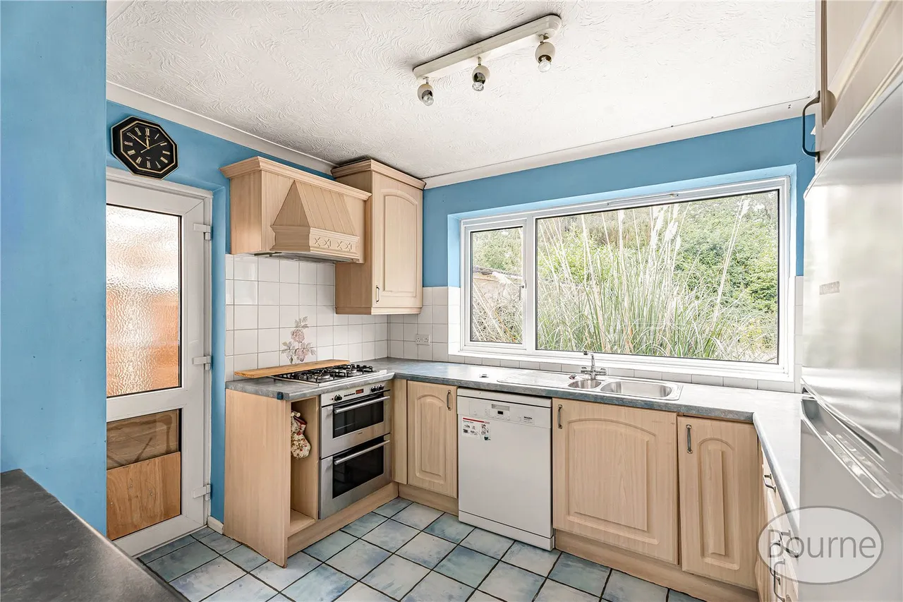 Bramble Rise, Cobham, KT11, photo 2
