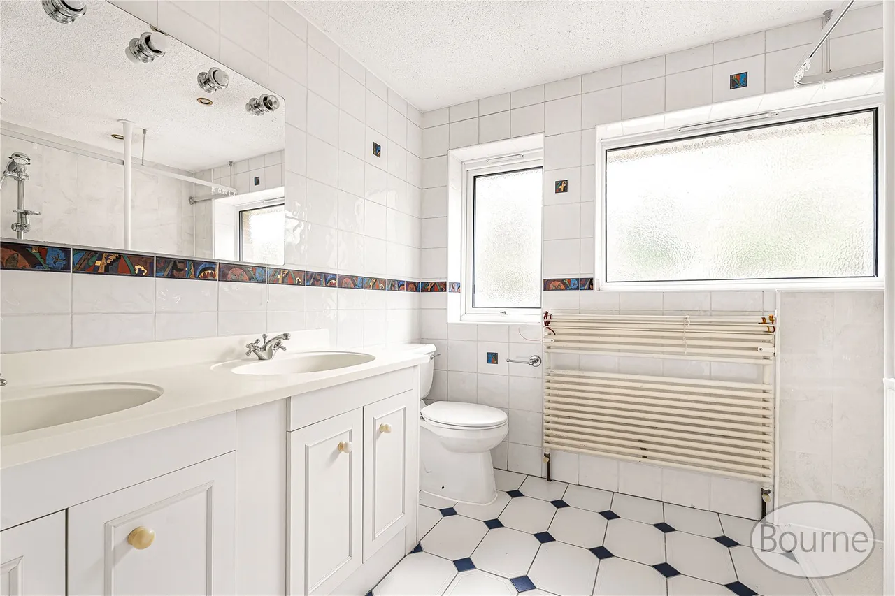 Bramble Rise, Cobham, KT11, photo 5