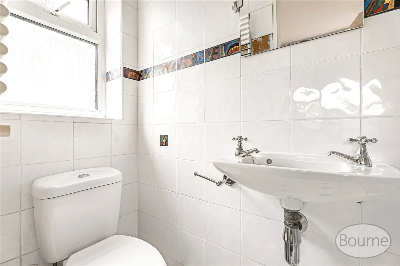 Bramble Rise, Cobham, KT11, photo 9