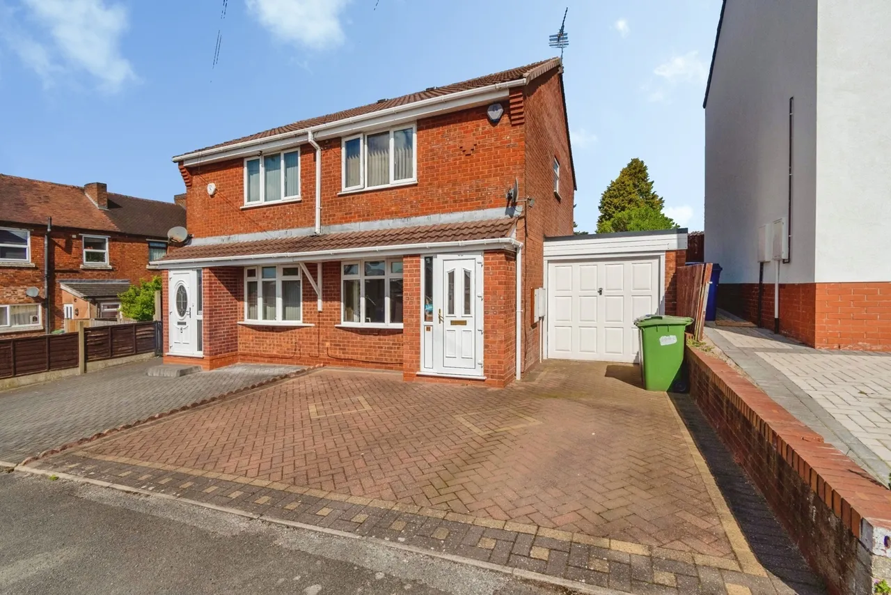 2 bed house for sale — Florence Street, Hednesford, Cannock, Staffordshire, WS12