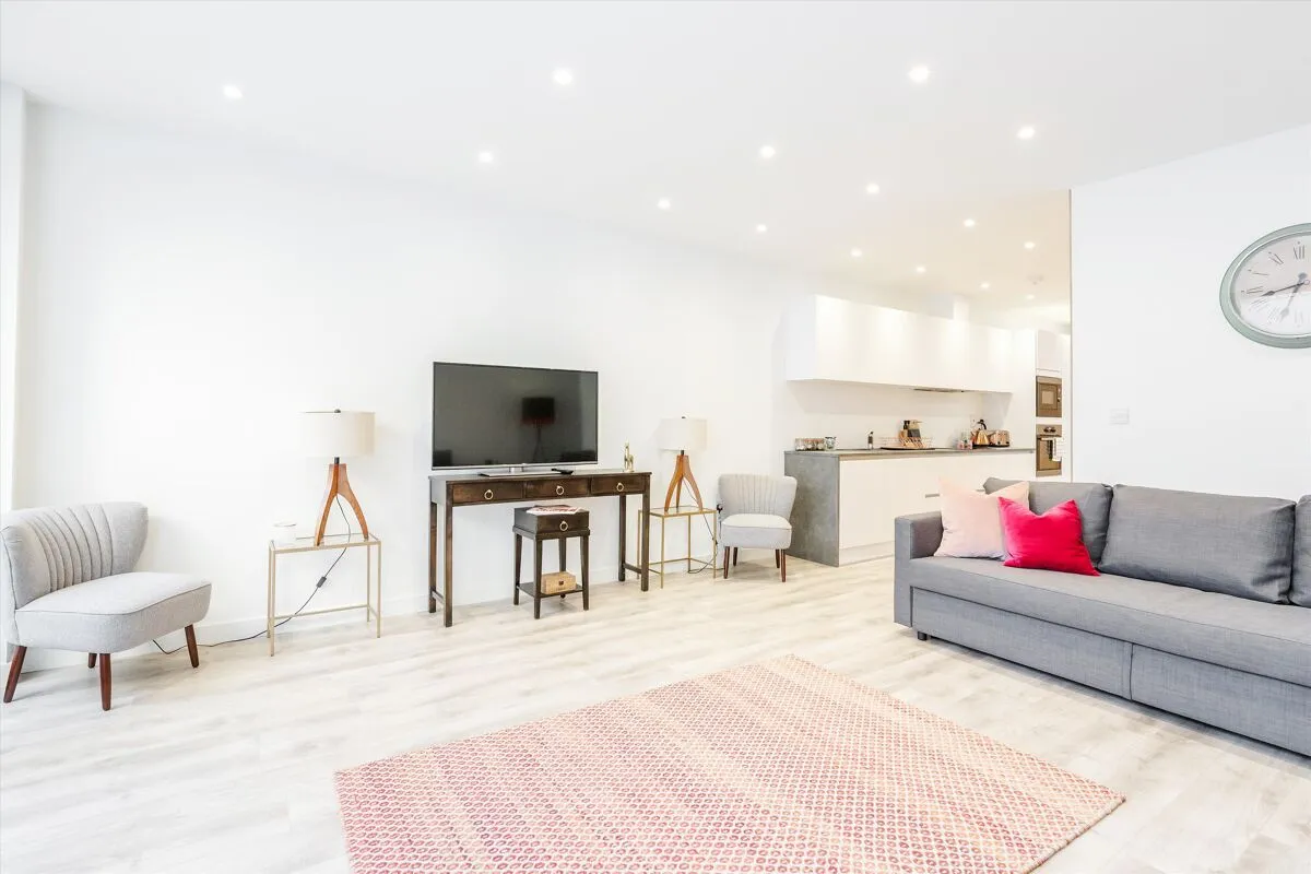 2 bed flat to rent, Grange Road, London, SE1