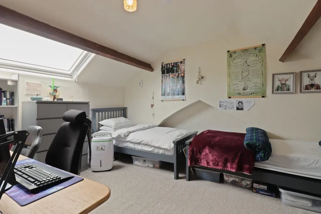 Pye Avenue, Mapplewell, photo 15