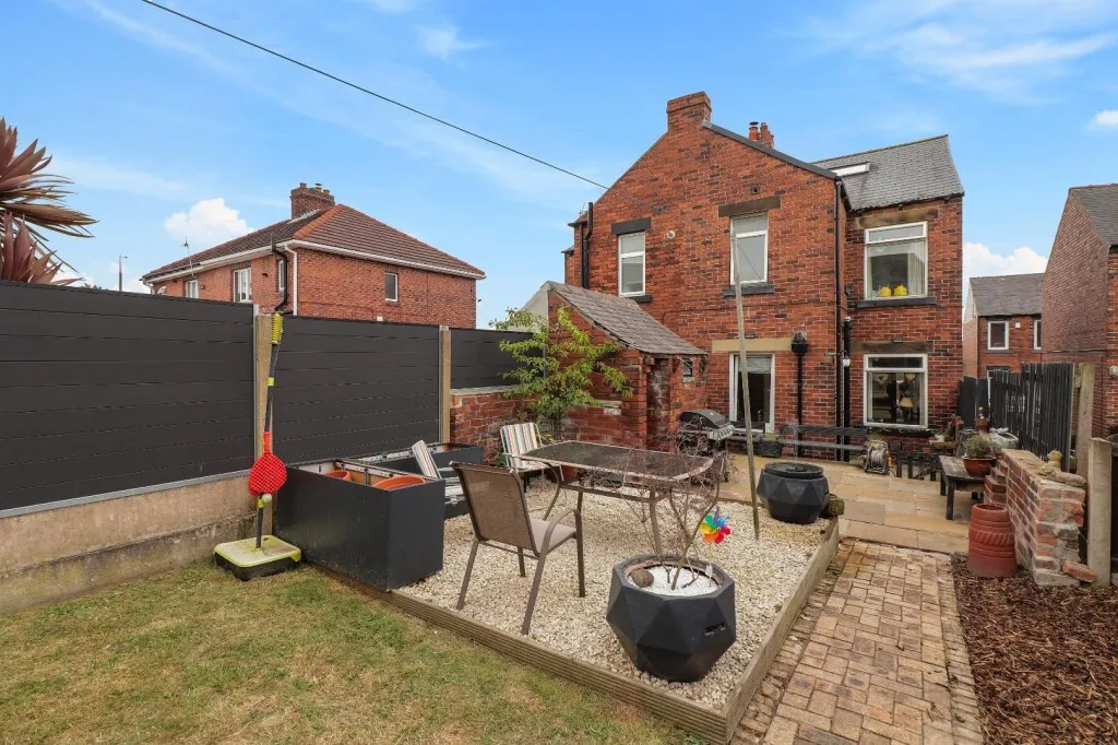 Pye Avenue, Mapplewell, photo 20