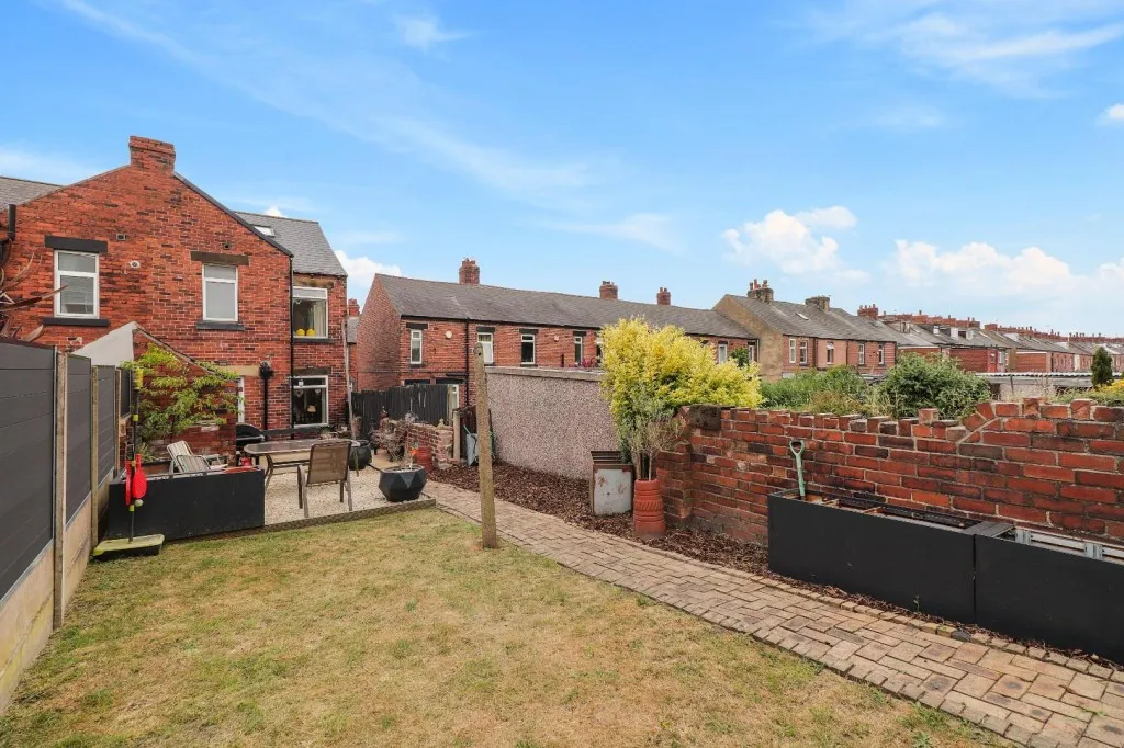 Pye Avenue, Mapplewell, photo 19