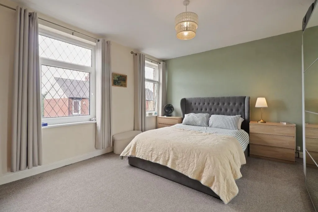 Pye Avenue, Mapplewell, photo 11