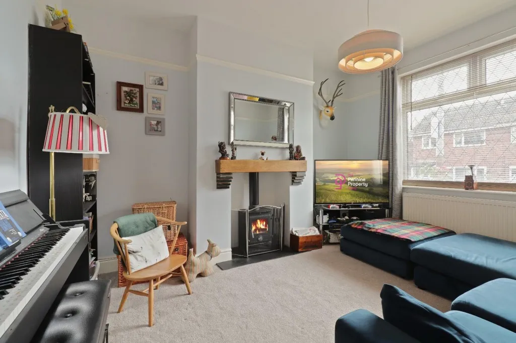 Pye Avenue, Mapplewell, photo 2