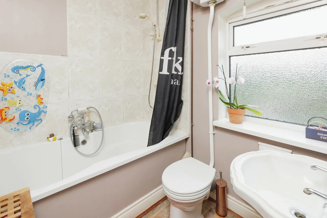 Ridge Lane, Oldbury, Nuneaton, Warwickshire, CV10, photo 12