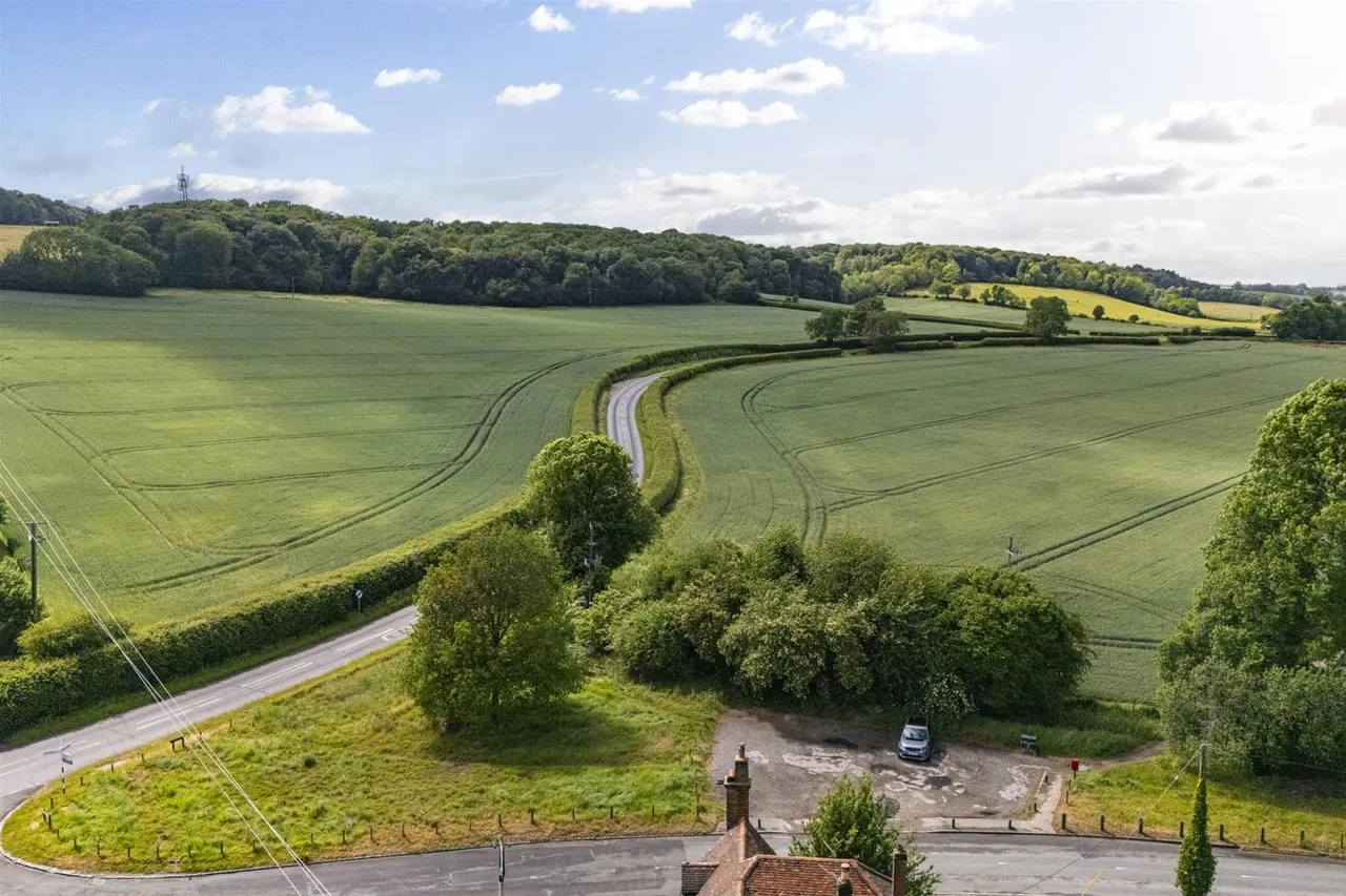South Maundin, Hughenden Valley, HP14, photo 16