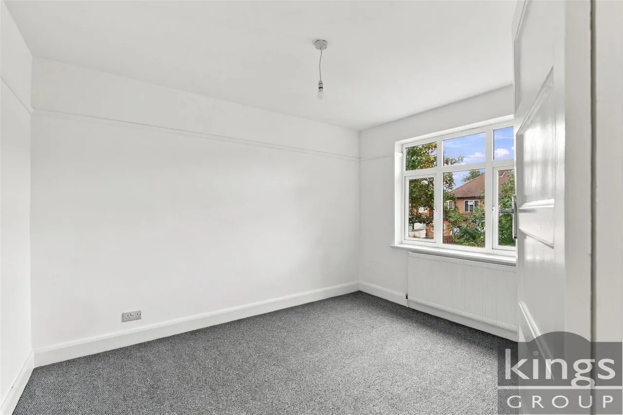 Glenloch Road, Enfield, photo 13