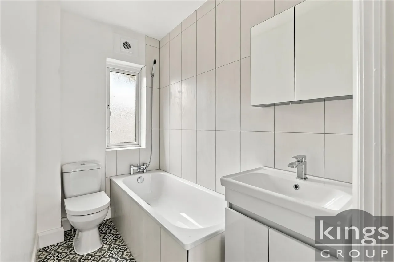 Glenloch Road, Enfield, photo 6
