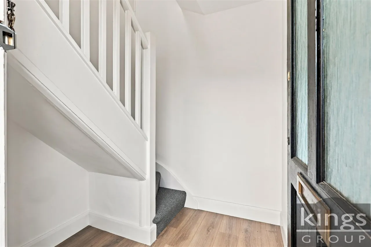 Glenloch Road, Enfield, photo 10