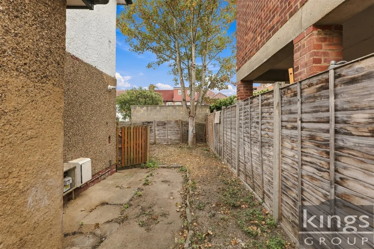 Glenloch Road, Enfield, photo 22