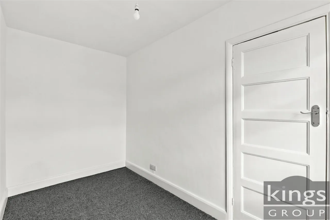 Glenloch Road, Enfield, photo 16