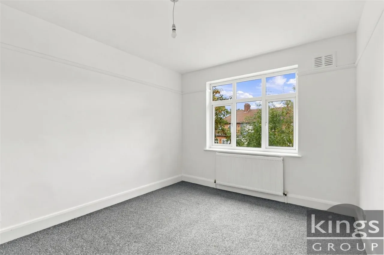 Glenloch Road, Enfield, photo 12