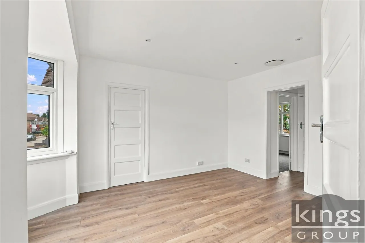 Glenloch Road, Enfield, photo 19