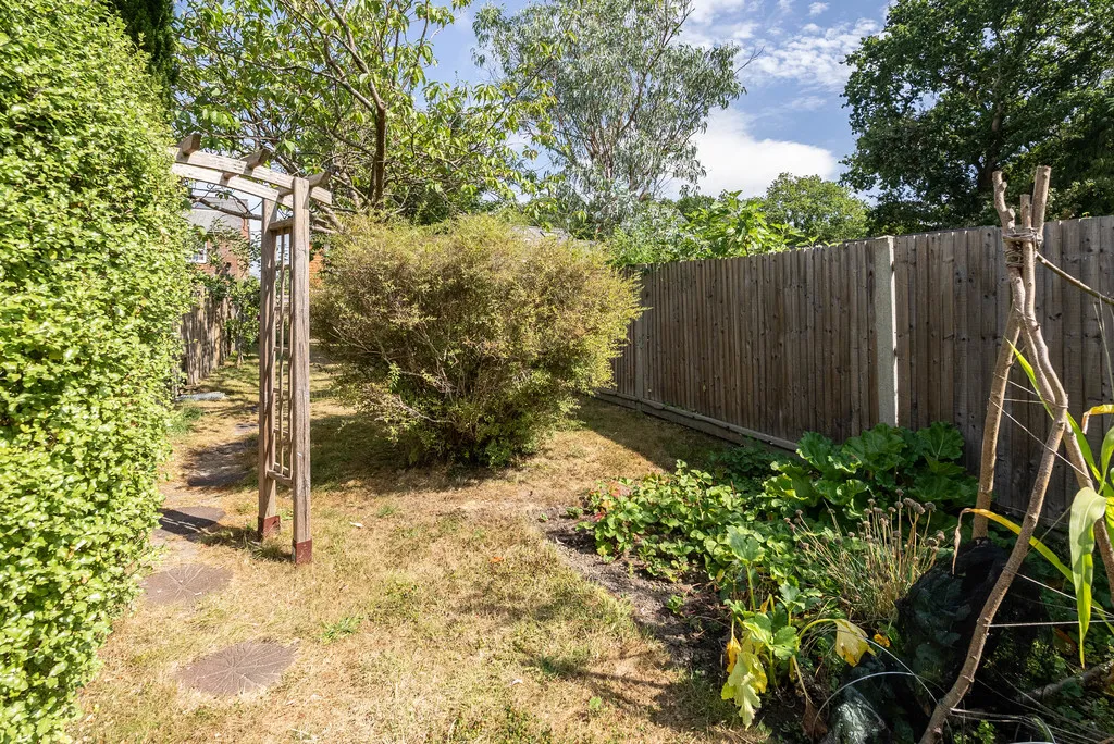 Horsham Road, Beare Green, RH5, photo 18