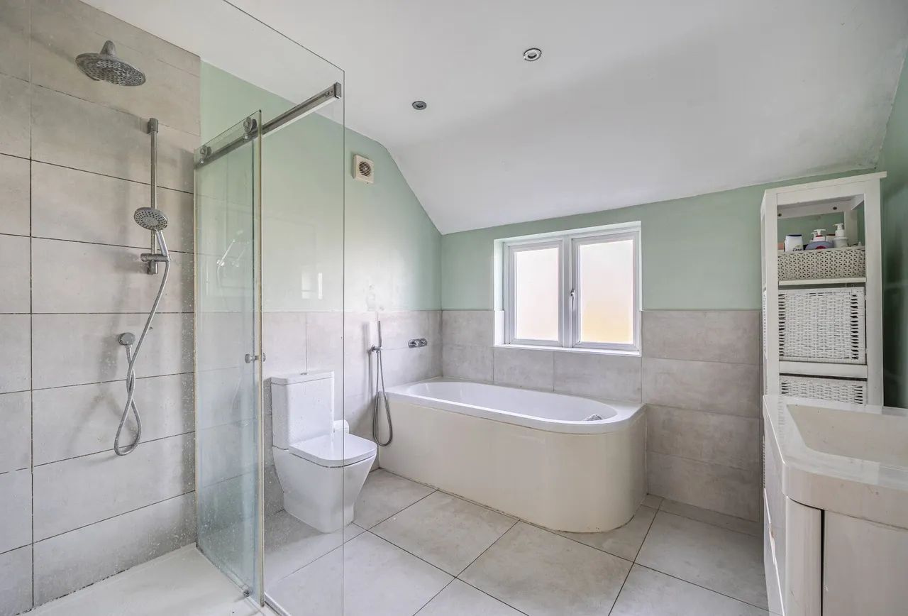 London Road, Ewell, KT17 2DF, photo 3