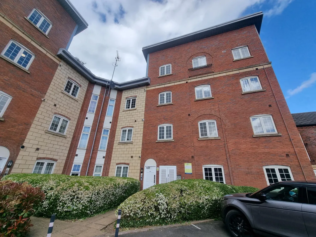 2 bed flat for sale — Evershed Way, Burton Upon Trent, DE14