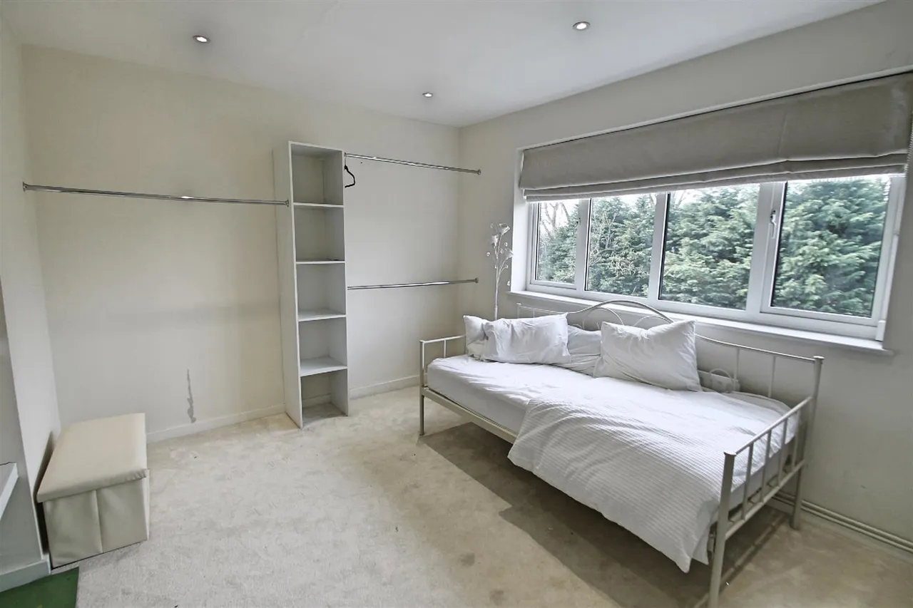 High Road, Bushey Heath, WD23, photo 4
