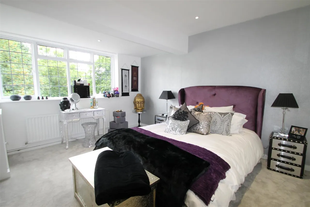 High Road, Bushey Heath, WD23, photo 2