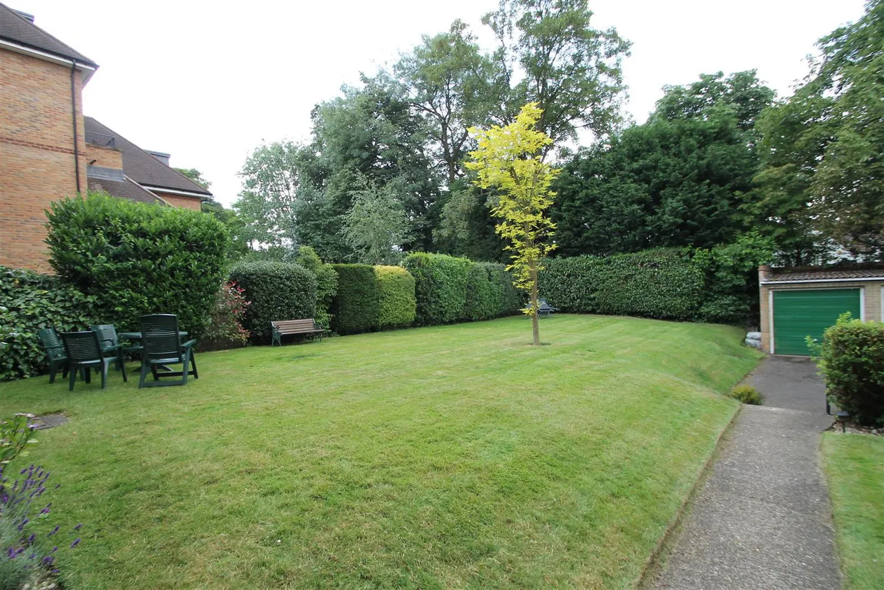 High Road, Bushey Heath, WD23, photo 7