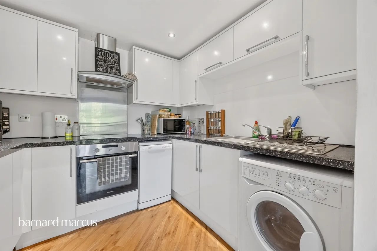 Pampisford Road, South Croydon, photo 2