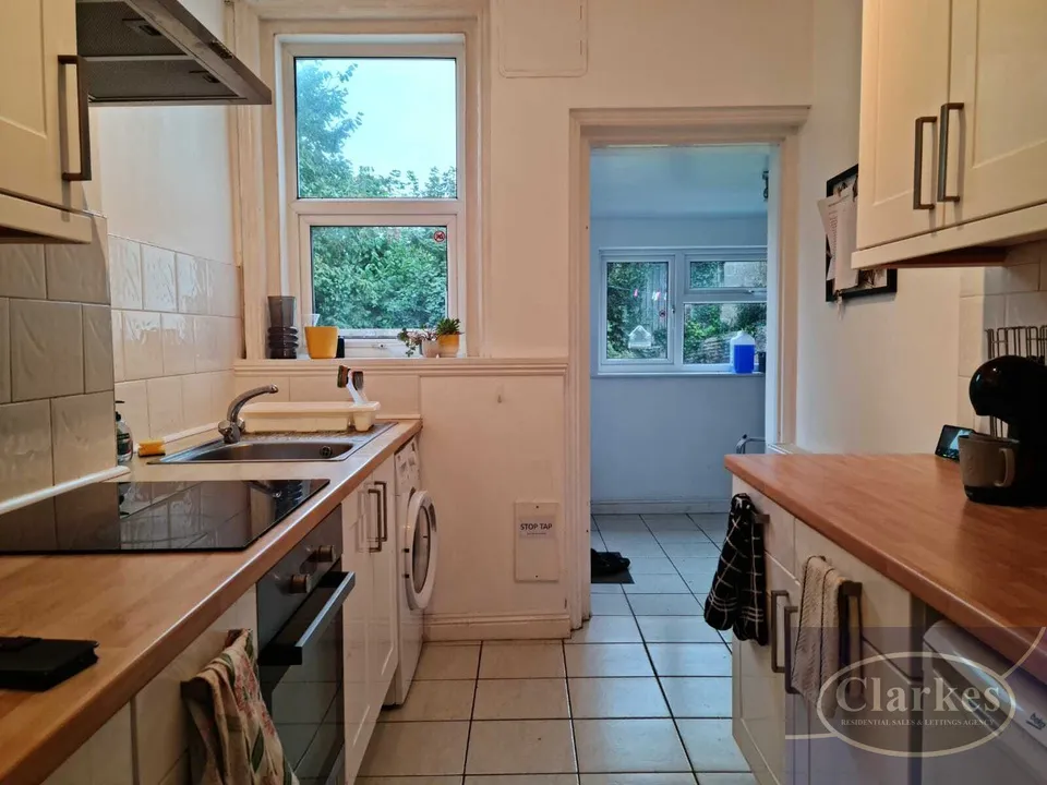 Frampton Road, Charminster, photo 3