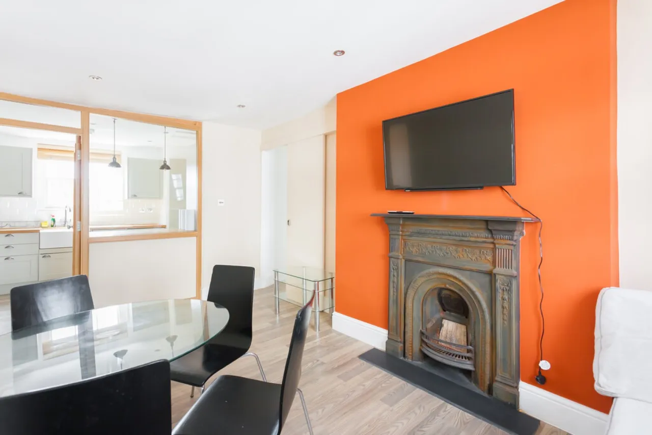 Mornington Crescent, Camden, NW1, photo 2