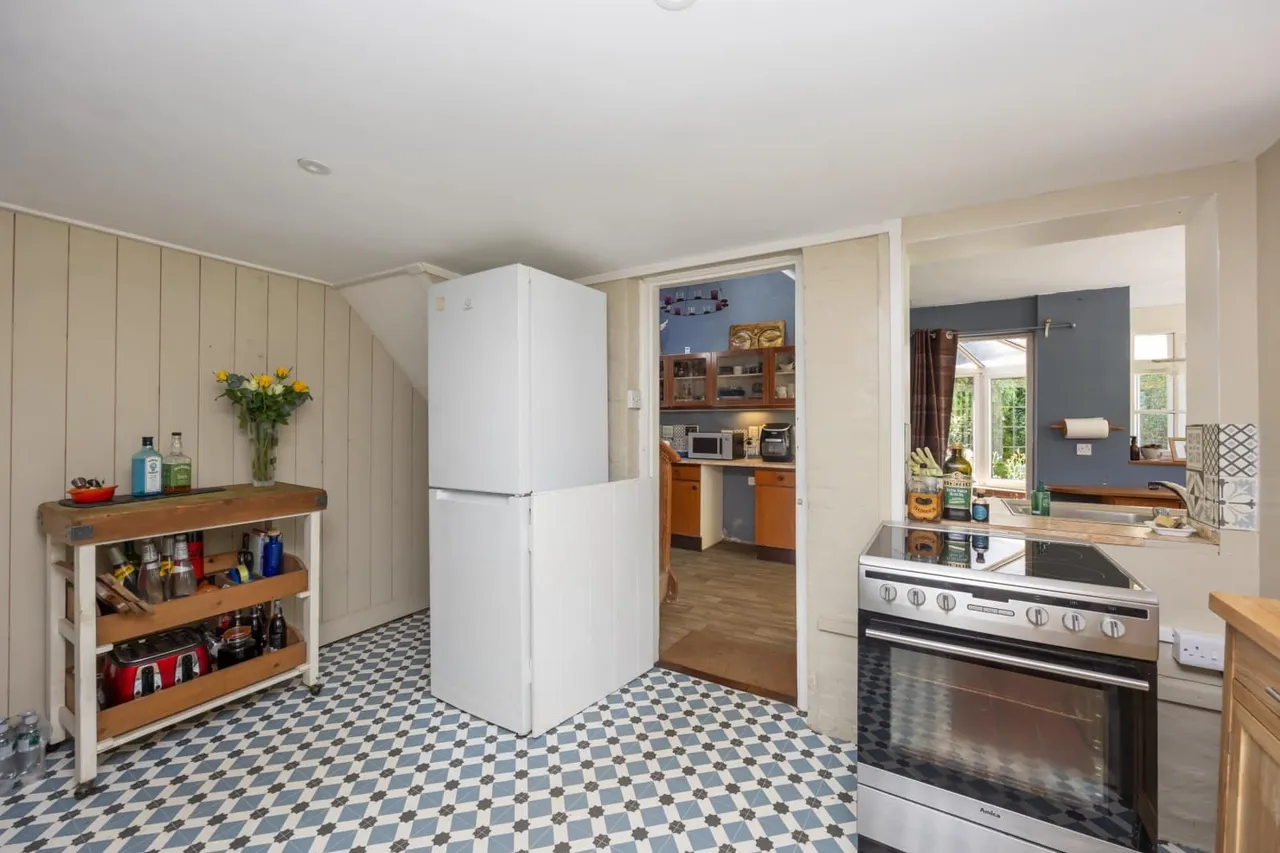 Buckham Hill, Uckfield, TN22, photo 11
