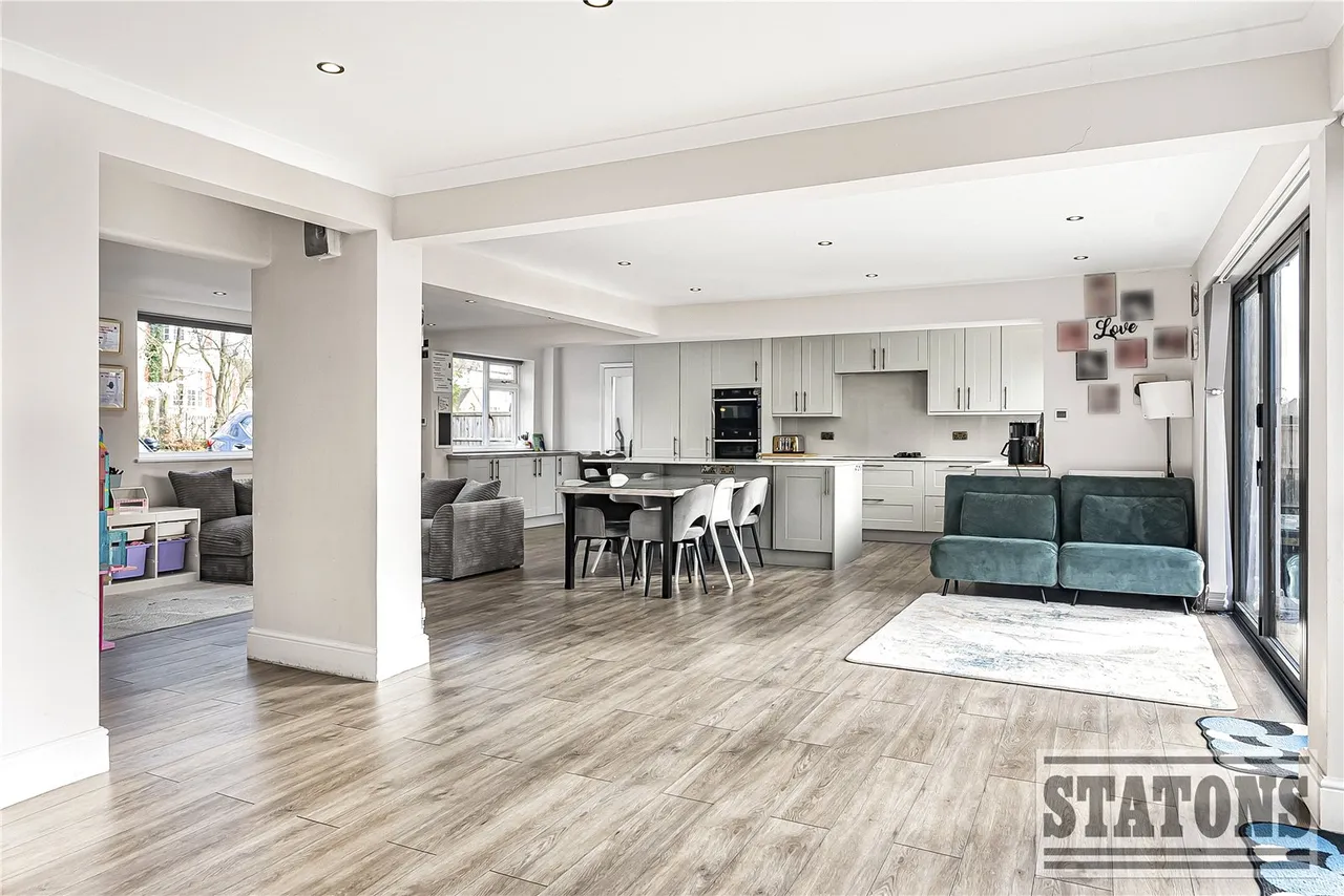 The Avenue, Potters Bar, Hertfordshire, EN6 1ED, photo 5