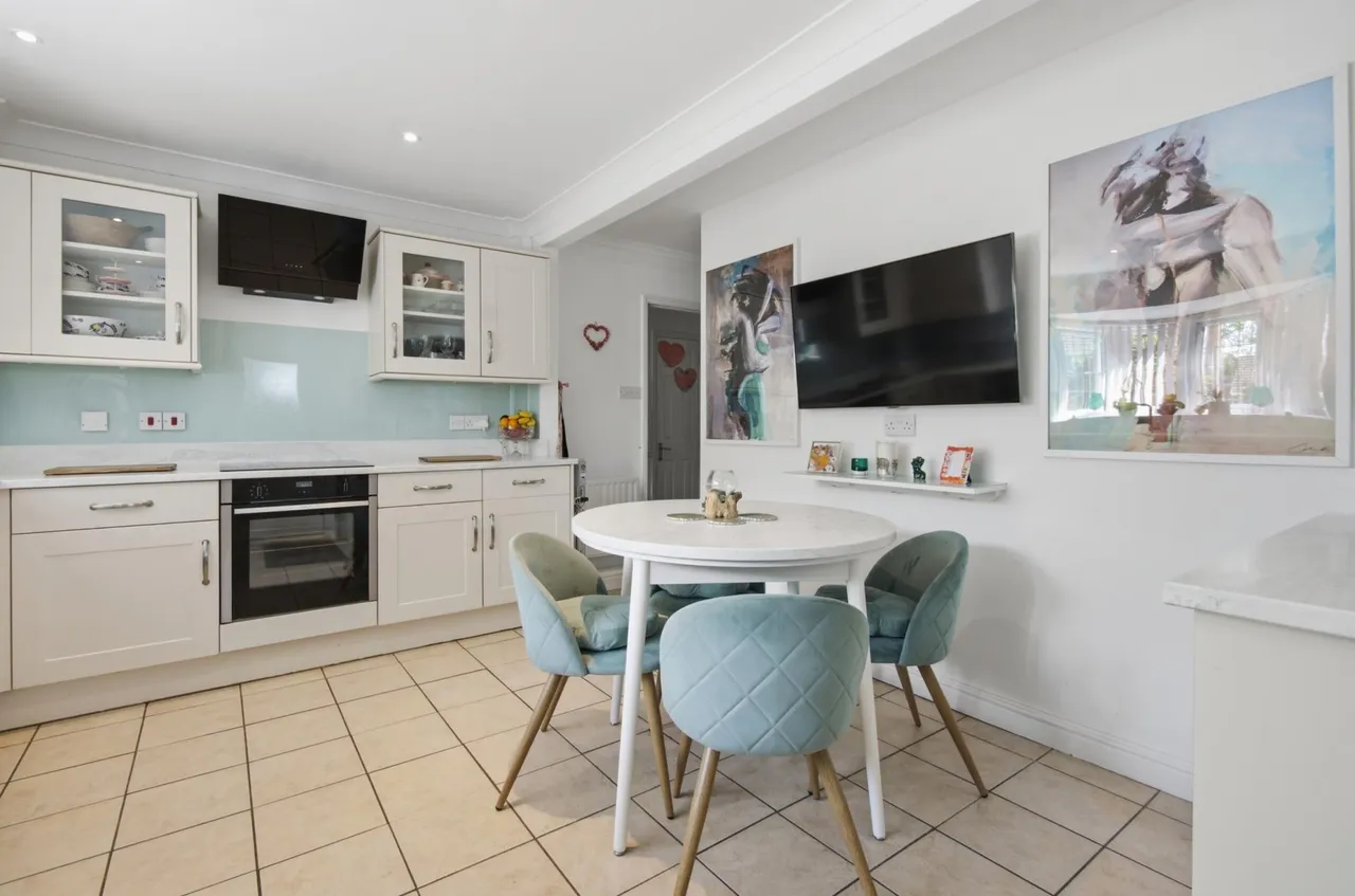 Hardyfair Close, Weyhill, photo 6