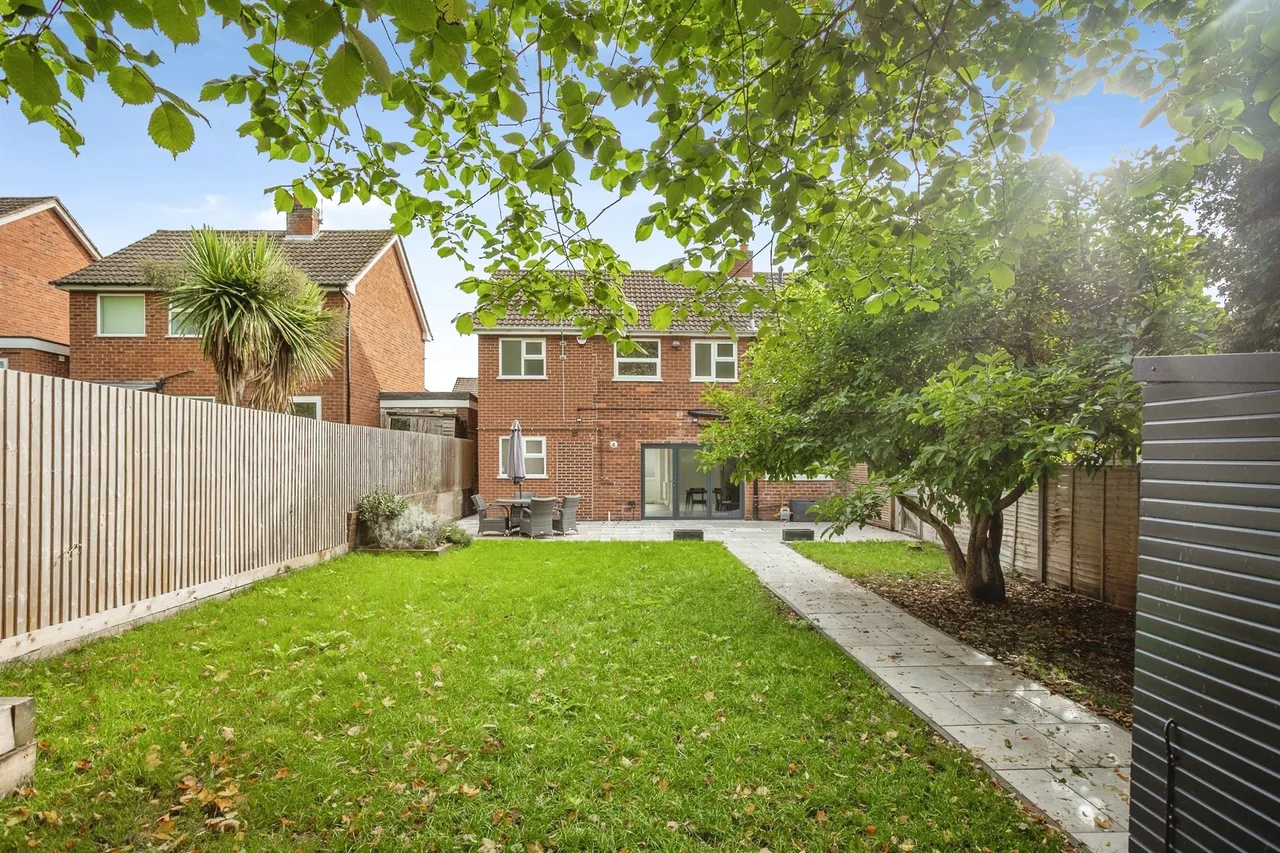 Coniston Crescent, Loughborough, LE11, photo 23