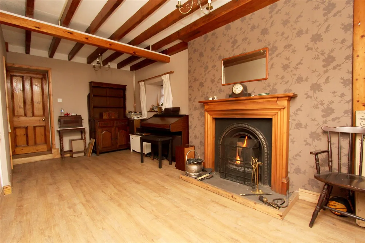 Ty Cerrig Mold Road, Bodfari, LL16, photo 5