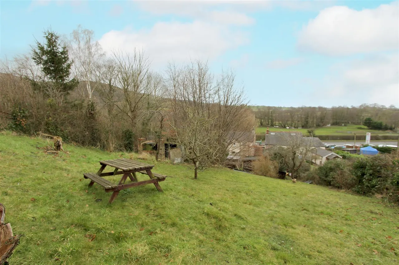 Ty Cerrig Mold Road, Bodfari, LL16, photo 22