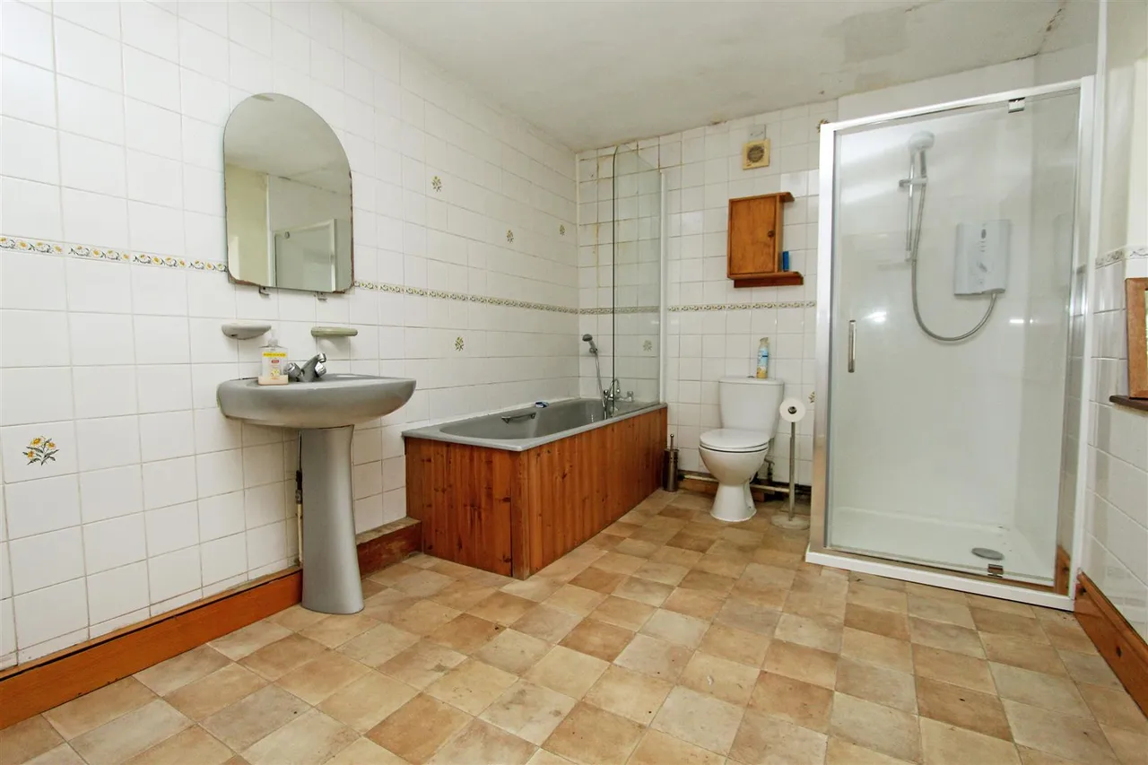 Ty Cerrig Mold Road, Bodfari, LL16, photo 17
