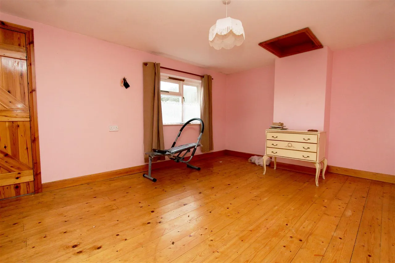 Ty Cerrig Mold Road, Bodfari, LL16, photo 13