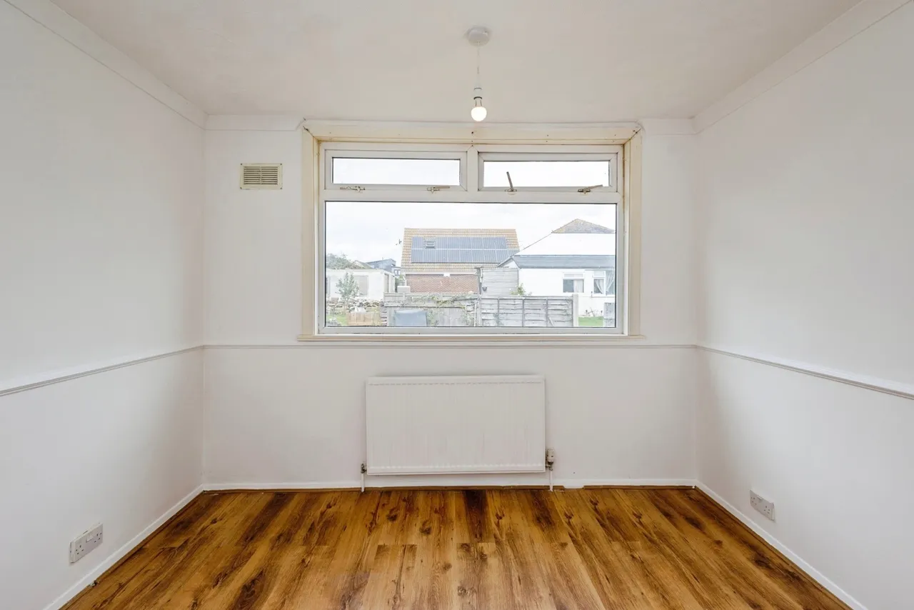Southwood Road, Hayling Island, PO11, photo 7