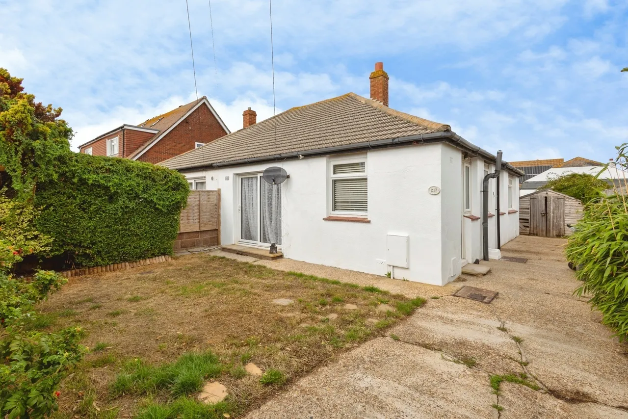 3 bed house for sale, Southwood Road, Hayling Island, PO11