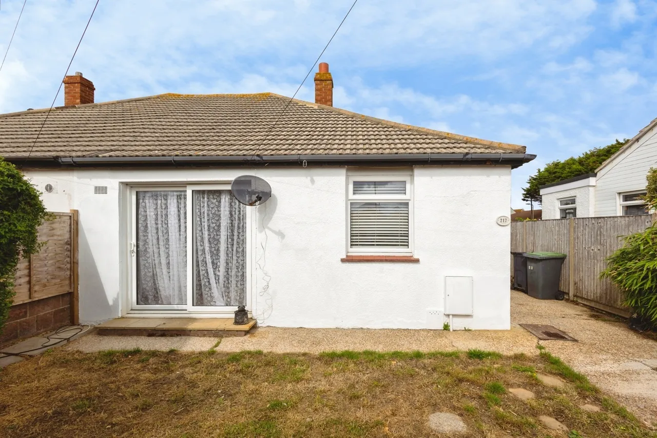 Southwood Road, Hayling Island, PO11, photo 12