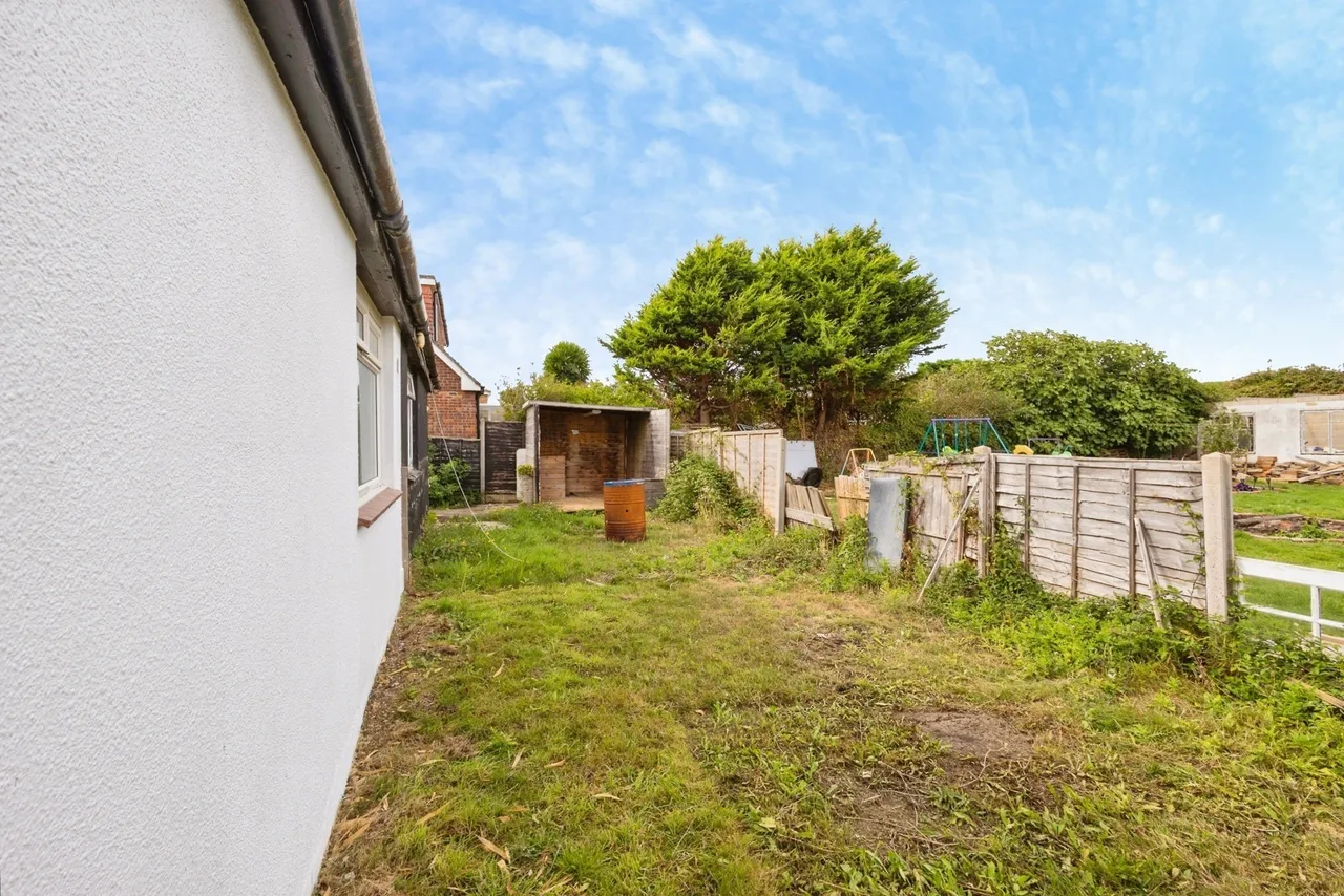Southwood Road, Hayling Island, PO11, photo 11